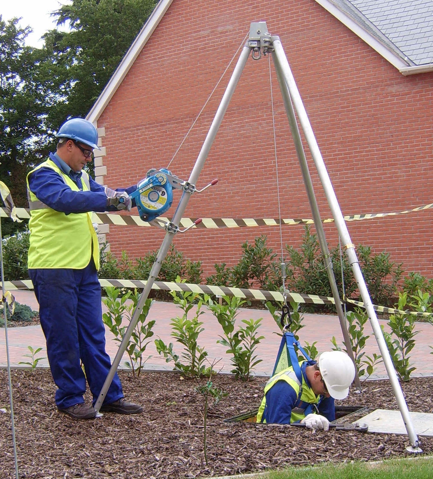 Globestock SENTRY Tripod_with_SAVER