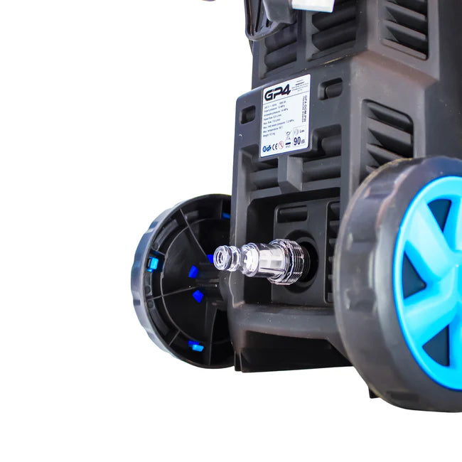 Gorilla_Power_GP4_Pressure_Washer_-_140_Bar_Max_Pressure_-_Close Up Connection