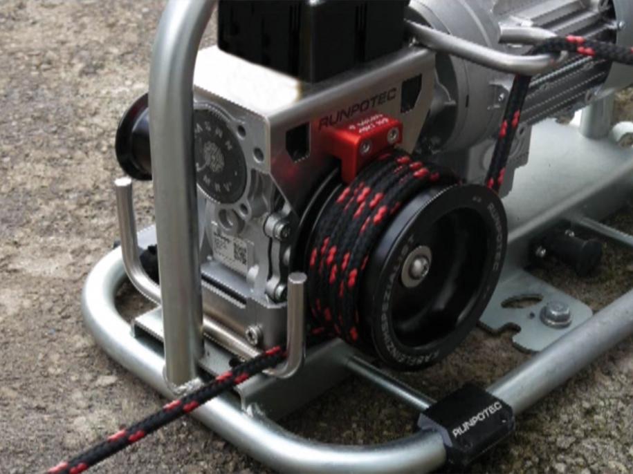 RUNPOTEC Polyester pulling rope fitted to RUNPOTEC - 230V Capstan Winch CW 800 E Including Steel Trolley Mounting Rail And Strap - Max Pulling Force 800kg