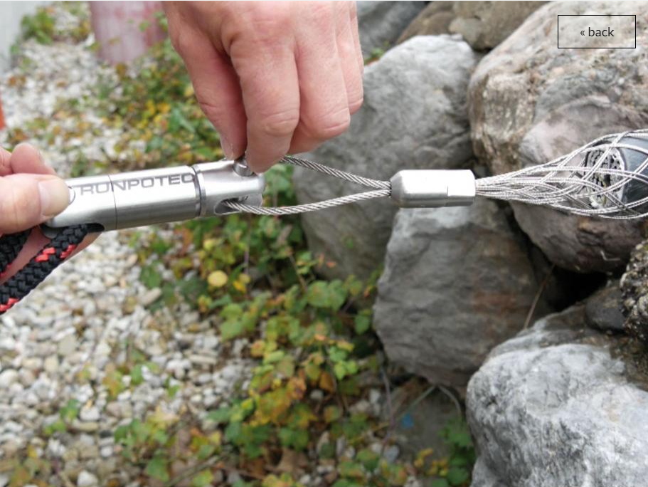 RUNPOTEC Connection Swirl with Swivel used to connect RUNPOTEC polyester pulling ropes with the cables to be pulled or the deployed pulling die and to ensure twist compensation. Photo showing suggested application of connection swivel.