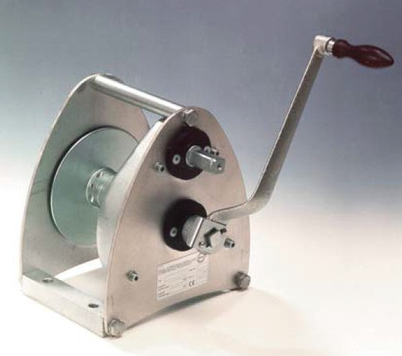 Features of SW1250 Winch - Brake operates in both directions, therefore rope can be wound from both sides. Crank can be removed even under load. Rapid drive for winding of the unloaded rope.